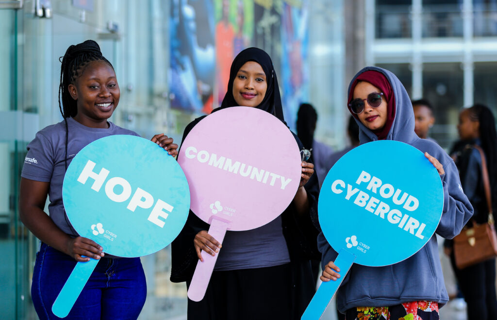 CyberGirls  Fellowship Offre des bourses  en cybersécurité aux jeunes femmes africaines