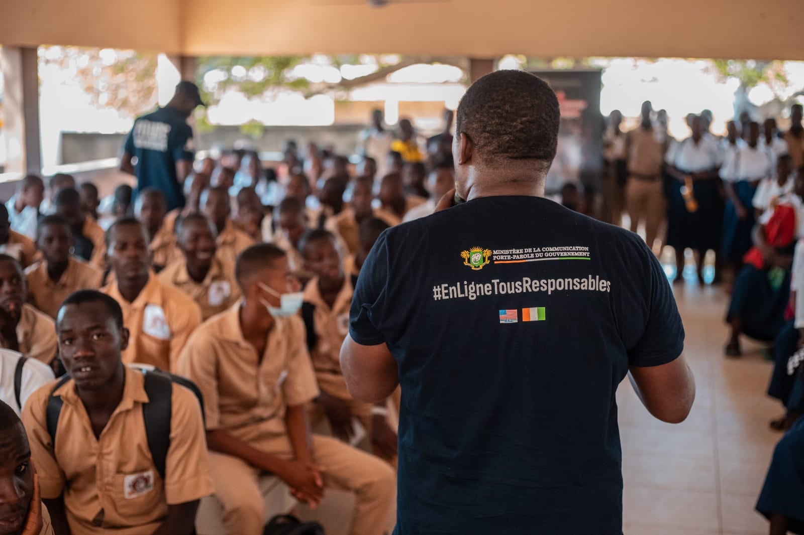 Lutte contre la Cybercriminalité : 500 jeunes sensibilisés à l’usage responsable des réseaux sociaux à Mankono