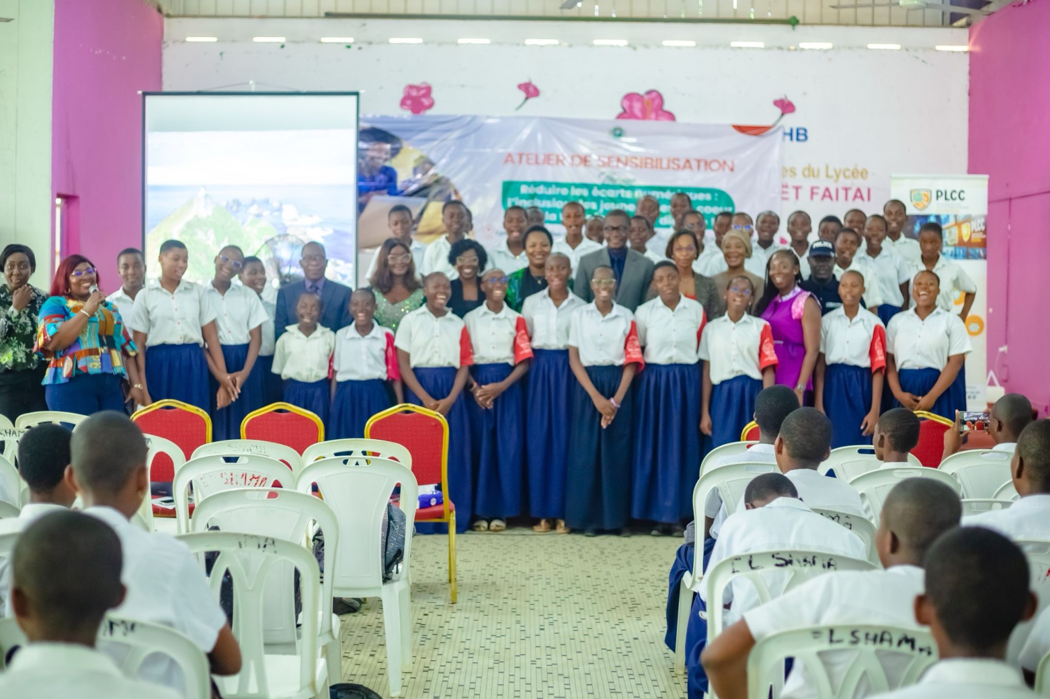 300 collègiennes sensibilisées à la cybersécurité au Lycée Mamie Faitai  en Côte d'Ivoire