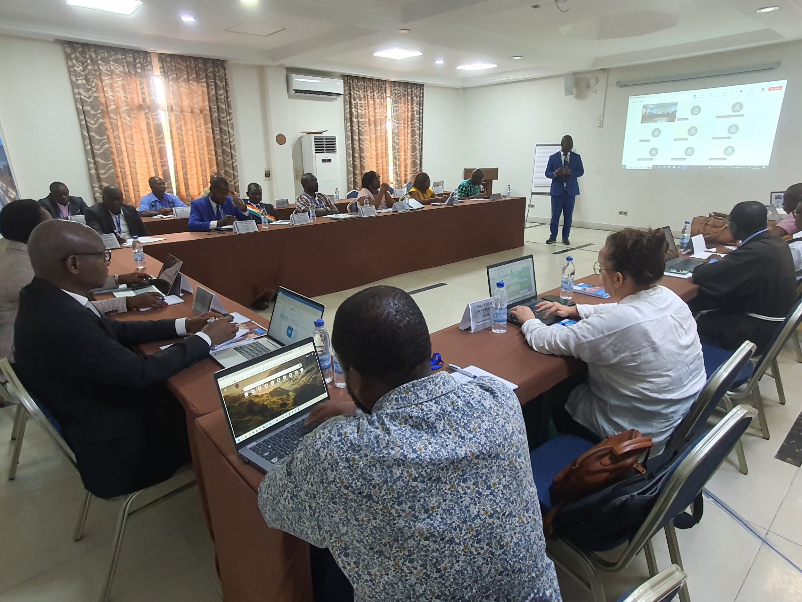 SOS Villages d’Enfants CI et NetHope mobilisent les ONG pour une gouvernance numérique solide